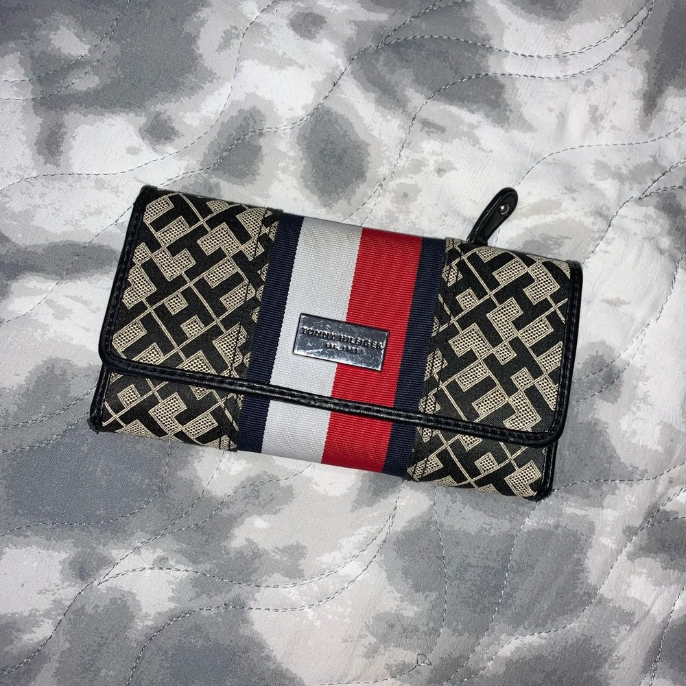 Tommy Hilfiger Trifold wallet